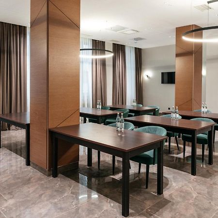 Raavah Aparthotel อัลมาตี ภายนอก รูปภาพ