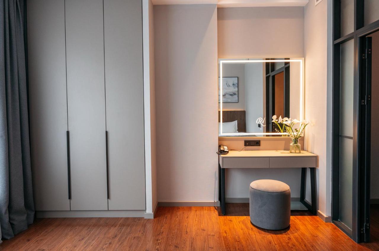 Raavah Aparthotel อัลมาตี ภายนอก รูปภาพ