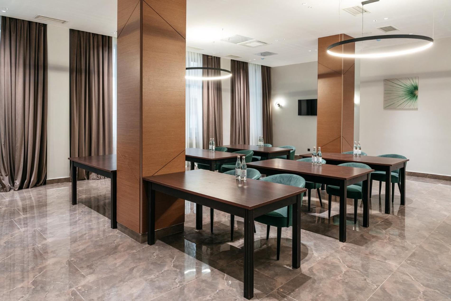 Raavah Aparthotel อัลมาตี ภายนอก รูปภาพ